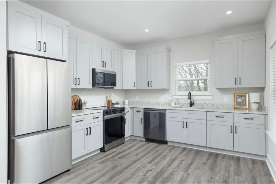 Building Photo - 4209 Willard Dr