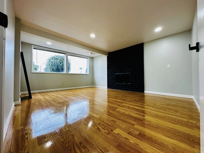 Living Room - 1056 Olympia Ave NE