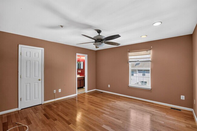 Building Photo - 46090 Maria Way