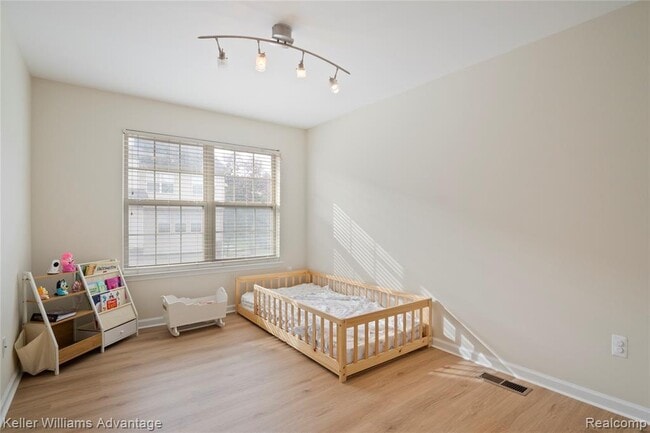 Building Photo - 420 Old Pine Way