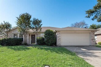 Building Photo - 2701 Sundance Dr