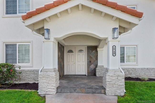 Building Photo - 1749 Dahlia Ave