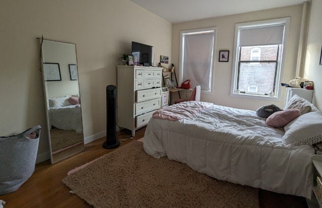 Building Photo - 3-Bed with 1.5 Bath * Packard's Corner *