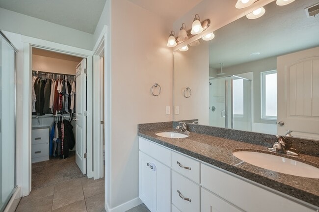 Building Photo - 794 Star Spangled Dr