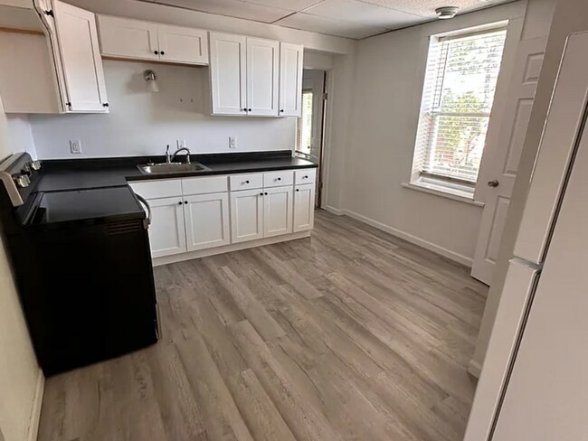 Building Photo - 2418 Central Ave