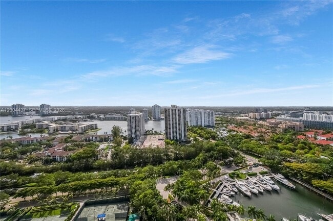 Building Photo - 7000 Island Blvd
