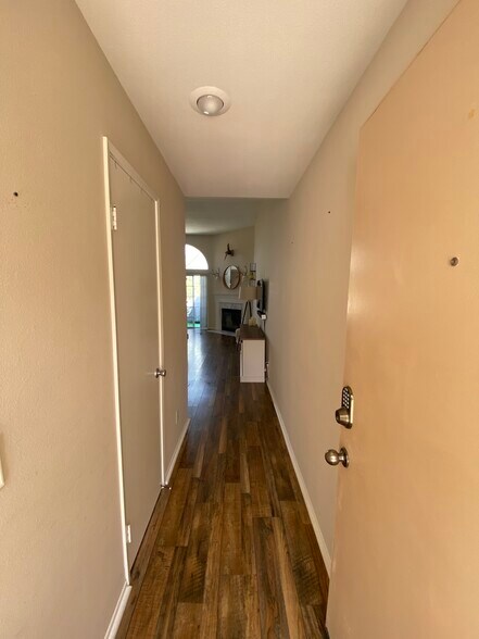Building Photo - 2623 Antonio Dr