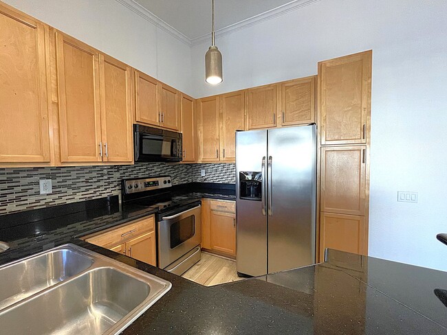Building Photo - AVAILABLE NOW! 2 Bed 2 Bath Condo in Bermuda Dunes!