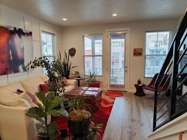 Building Photo - 10743 S Porcini Dr
