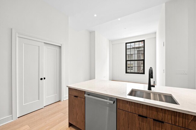 Building Photo - 38 Jackson St