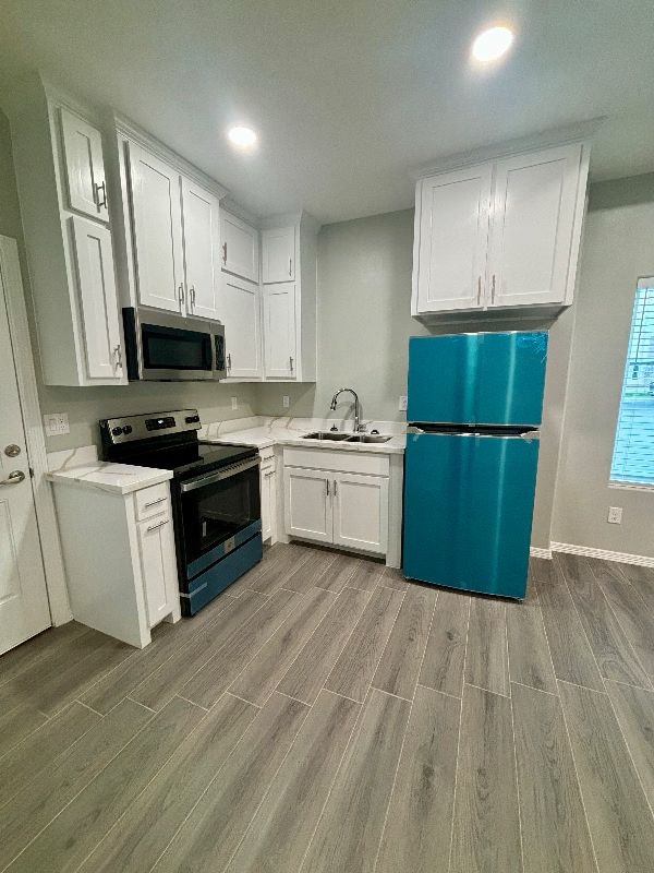 Building Photo - 3012 W Kenwood St