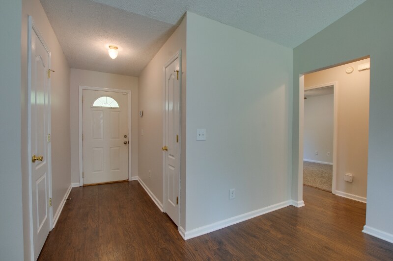 Building Photo - 238 Barberry Ln