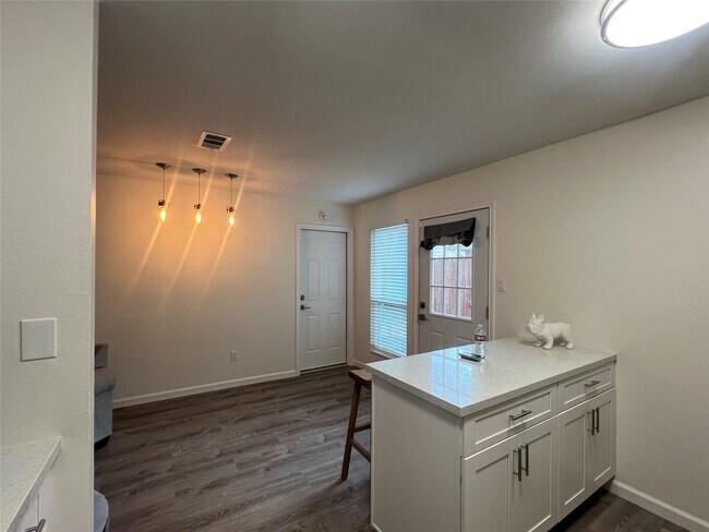 Building Photo - 14020 Schroeder Rd