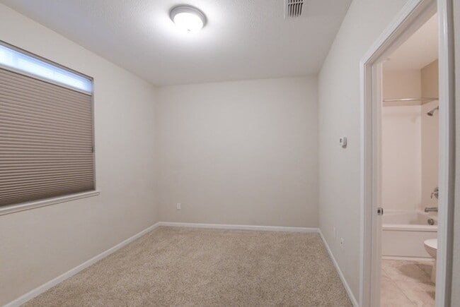 Building Photo - Modern Napa Condo in the Heart of Napa