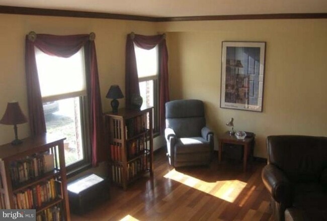 Building Photo - 516 Susan Dr