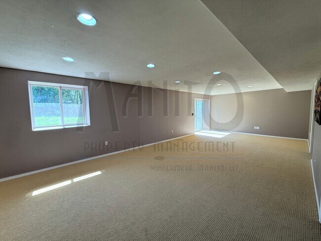 Building Photo - Sprawling Mead Home
