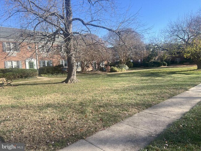 Building Photo - 16 Auburn Ct