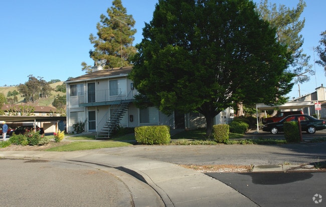 Villa Teresa Apartments - Berry Court Apartments