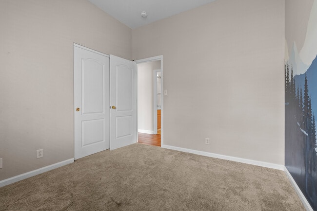 Building Photo - 2720 Avenida De Landa