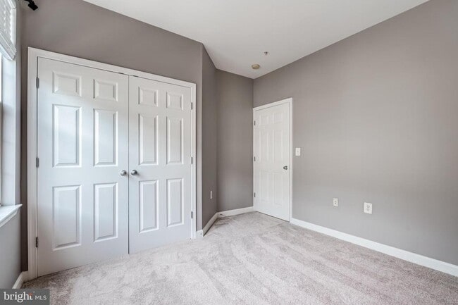 Building Photo - 42539 Mayflower Terrace