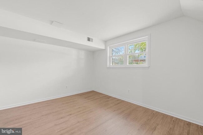 Building Photo - 1095 Travis Ln