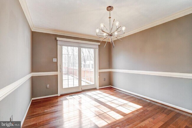 Building Photo - 2733 Quarry Heights Way