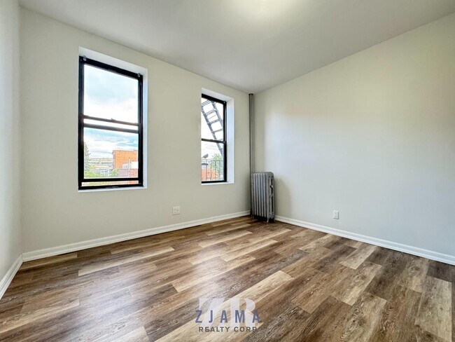 Building Photo - 9816 Fourth Avenue