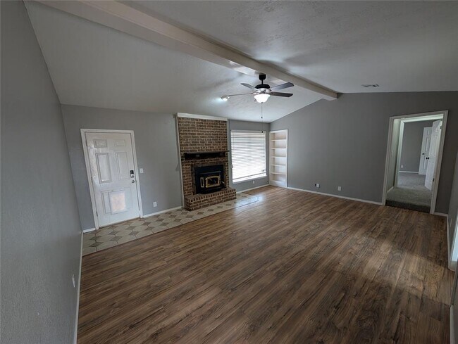 Building Photo - 16904 Meadow Lake Cir