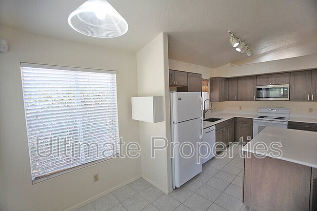 Building Photo - 5420 W Oraibi Dr