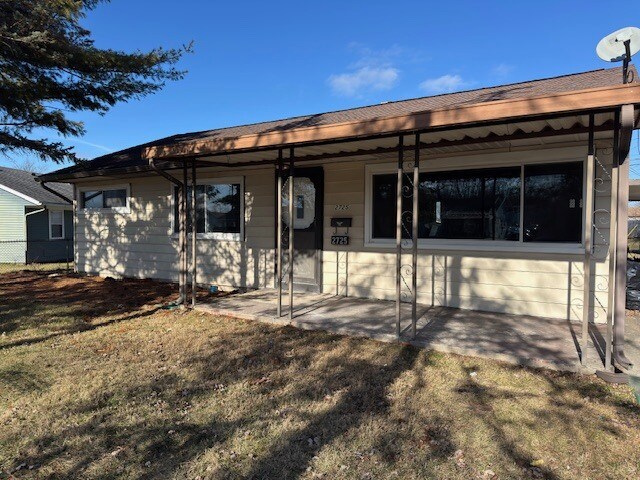 Front of the house - 2725 Danz Ave