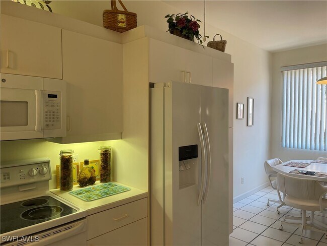 Primary Photo - 6590 Beach Resort Dr