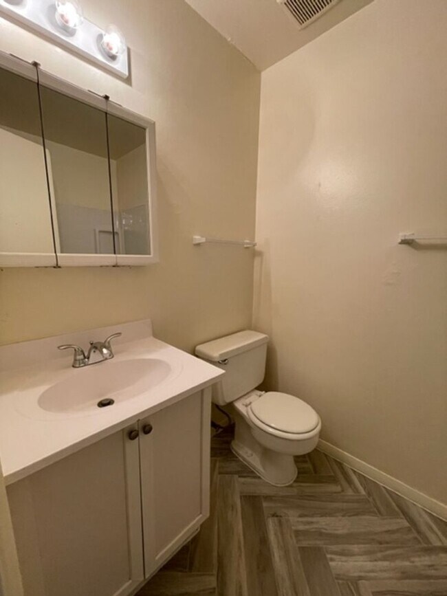 Building Photo - 8439 E Coronado Rd