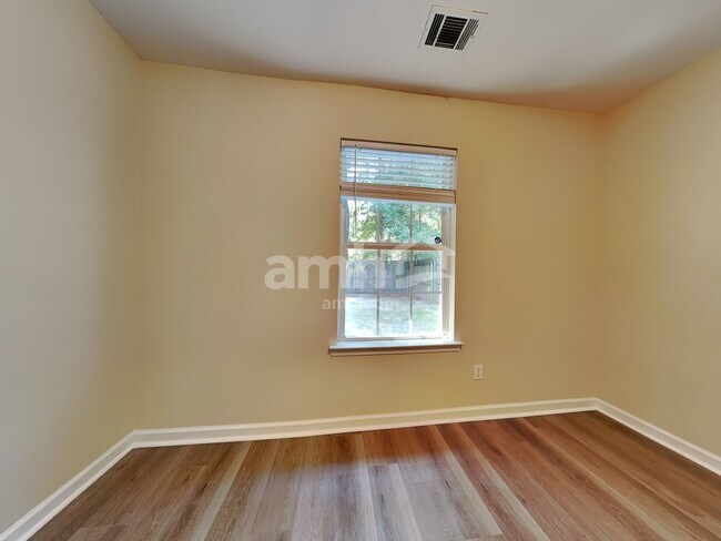 Building Photo - 134 Aquinnah Dr