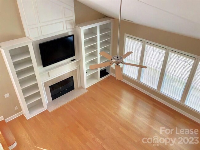 Building Photo - 11114 Knight Castle Dr