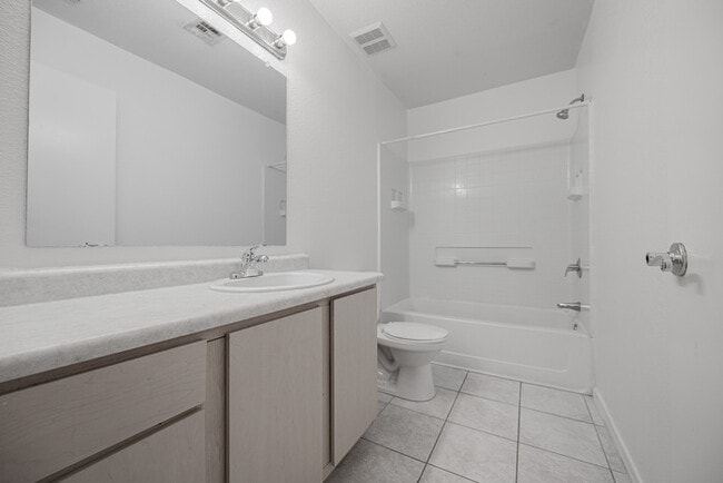 Building Photo - 16033 N 25th St