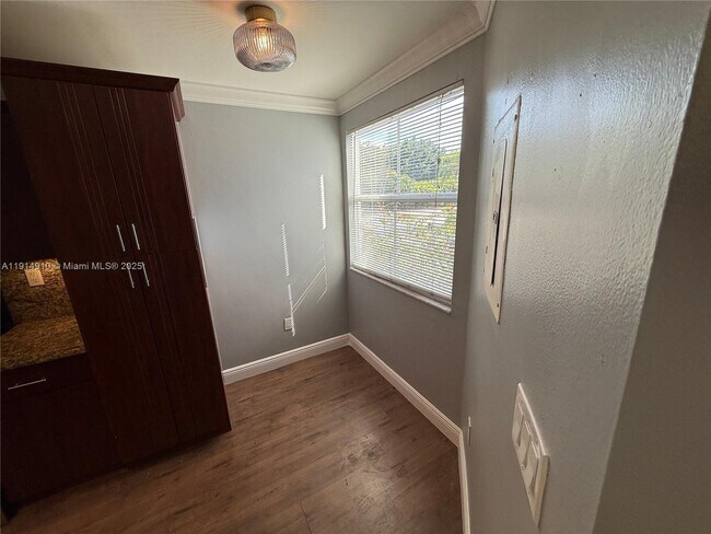 Building Photo - 9723 NW 49th Terrace