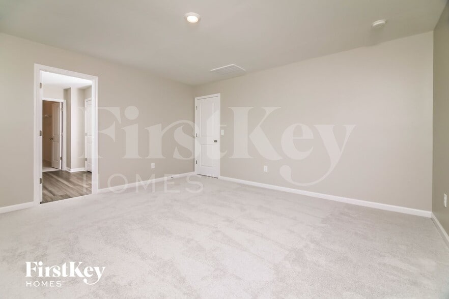 Building Photo - 210 Soy Bean Ln