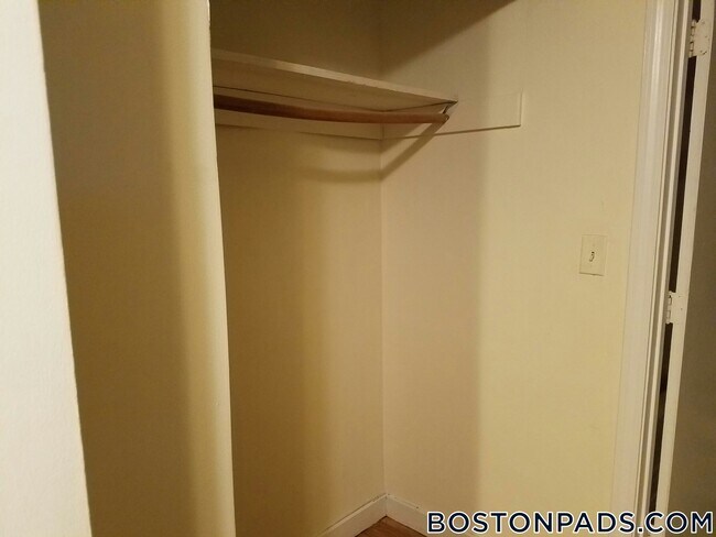 Building Photo - 1799 Centre St