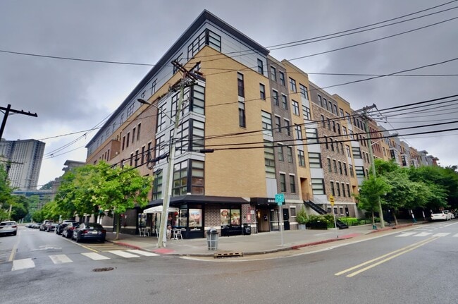 Building Photo - 1100 Adams St
