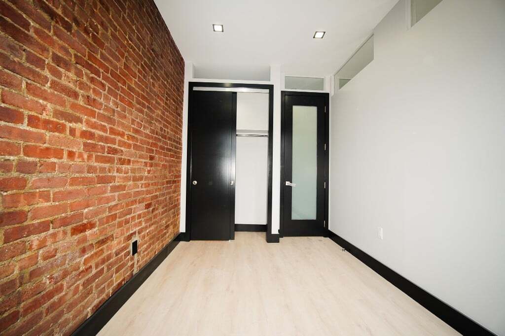 Building Photo - 9 W 103rd St