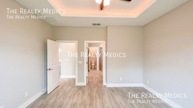 Building Photo - 256 Gladiola Ct