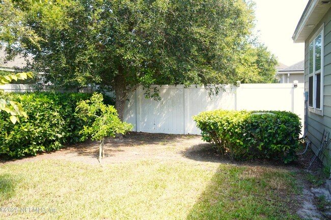 Building Photo - 14629 Serenoa Dr