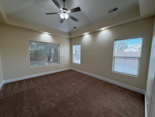 Building Photo - 135 Orchard Ln