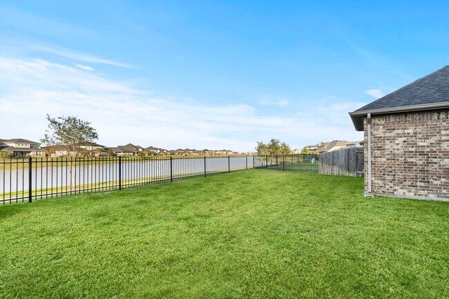 Building Photo - 28410 Hannahs Harbor Ln