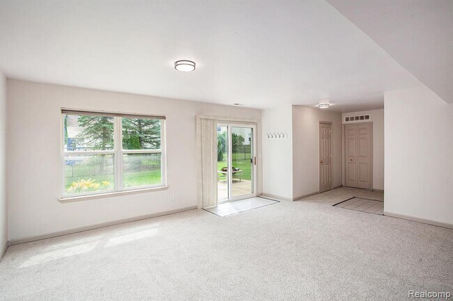 Building Photo - 3069 Talon Cir