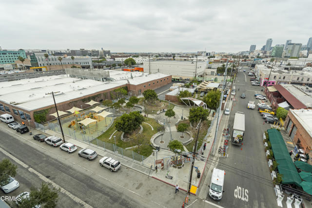 Building Photo - 510 S Hewitt St