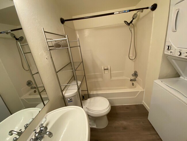 Building Photo - Affordable 2bd condo in Great Location
