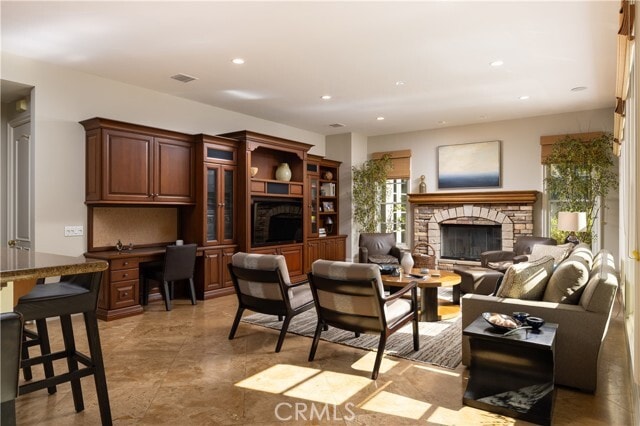 Building Photo - 23 Gleneagles Dr
