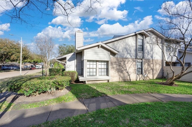 Building Photo - 13483 Garden Grove