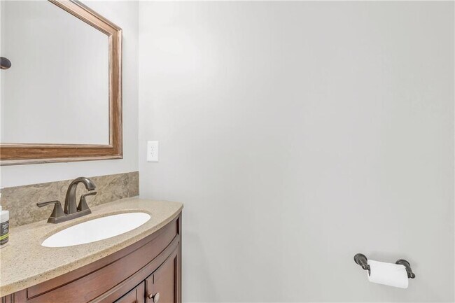 Building Photo - 4914 Sherwood Way
